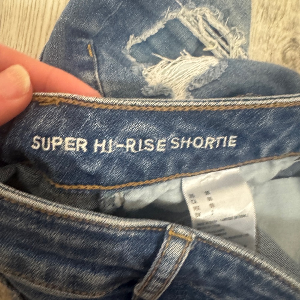 Distressed Denim Shorts American Eagle - Picture 3 of 5